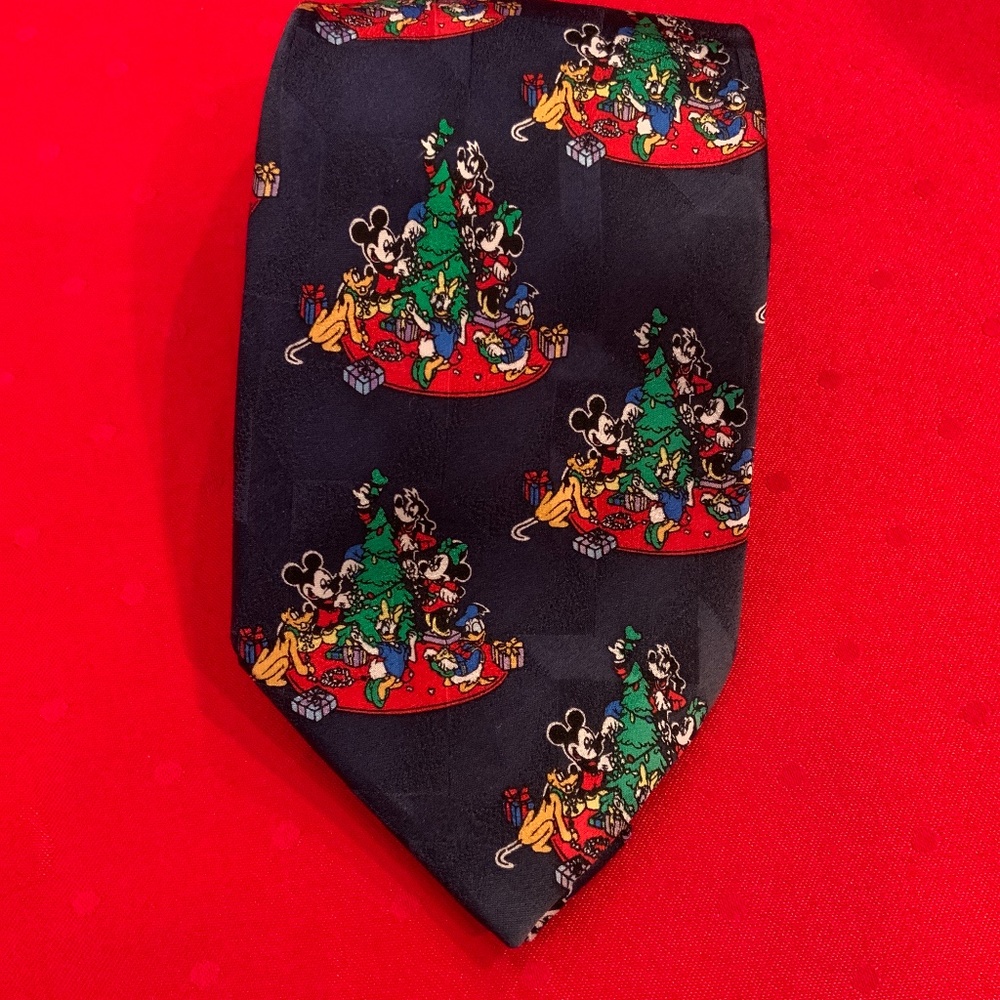 Mickey unlimited Christmas tie